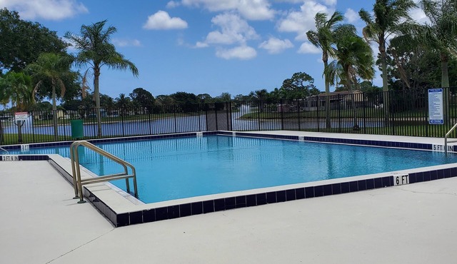 Sun & Fun - Beautiful renovated 2/2 villa in Jupiter