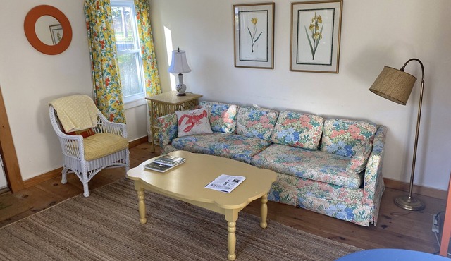 Sunny Bungalow, Walk to Ferry and Town