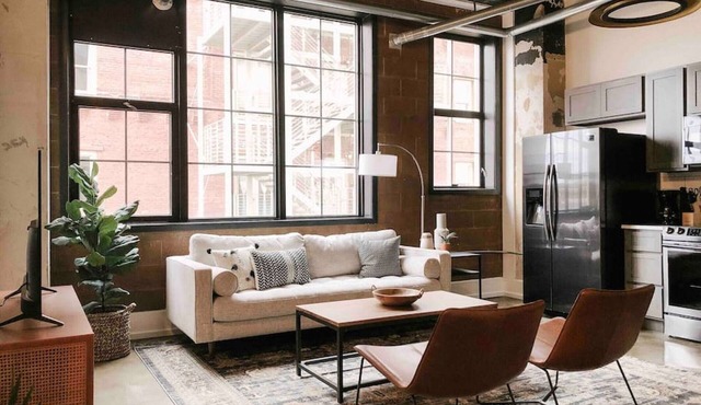 Sunny Gay St Loft in Sterchi