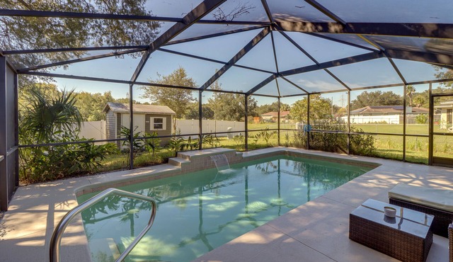 Sunny Ocala Home w/Private Pool & Hot Tub!