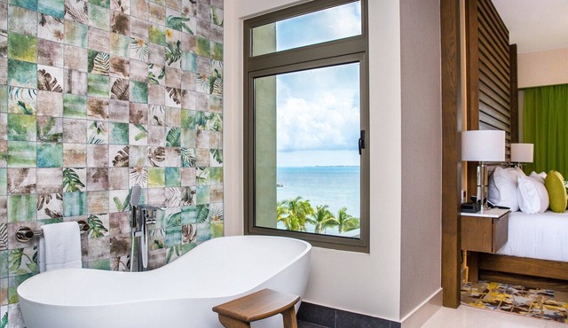 Sunrise Secrets: Discover Unforgettable Mornings in your 3BR PH in Cancun!