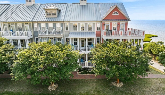 Sunset Island 36 Canal Side Mews West
