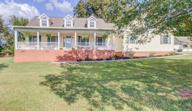Sunset Views! Hot Tub, Quiet Retreat 15 Min to TYS, Garage, 3 King Beds, Private