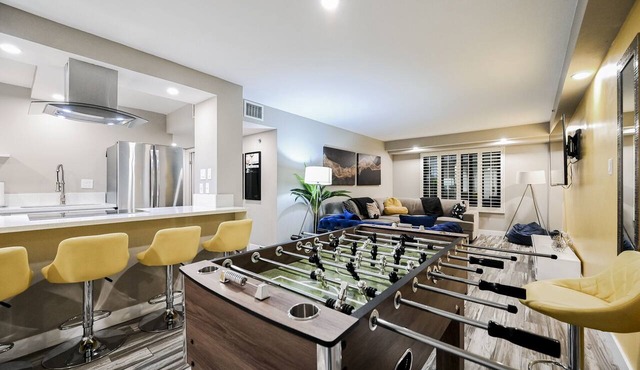 SVS: Contemporary 2BD Center Strip Condo | Game Room | Jockey Club
