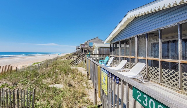 Tan-N-Sand - Stylish Oceanfront Beach Cottage!