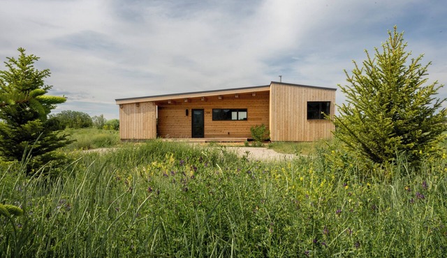 Teton Valley Treasure - Beautiful 2 bedroom, quiet and convenient.