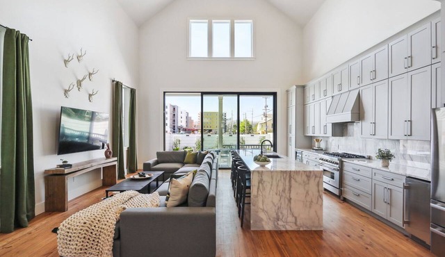 The 1300 | Designer 7 bedroom, Heated Pool