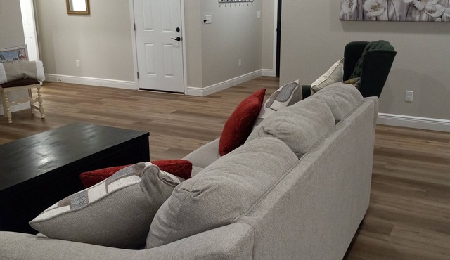 The Bluff House, 3 bedrooms, 2 baths, new construction near wildlife