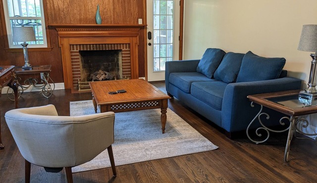 The Homestead Bungalow | 2BR + Den, Pets OK