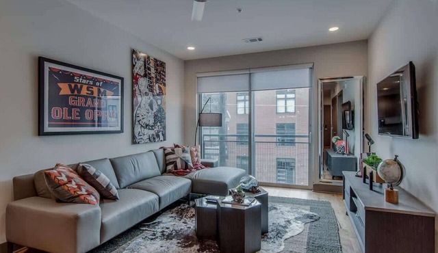 The Houston Flat - Monthly Furnished Rental