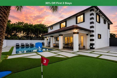 The Miami Villa, Private Pool with Pool Table