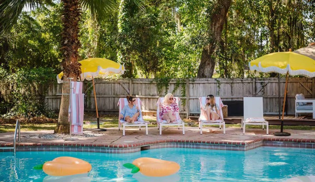 The PeachyOaks-Resort Pool-Karaoke - Near DT&Tybee