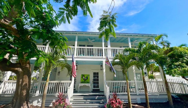 The Porch on Frances Inn - Adults Exclusive