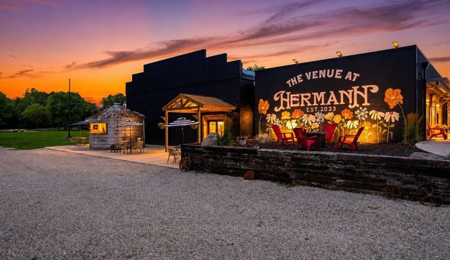 The Venue at Hermann – Room 4 Cozy Country Studio