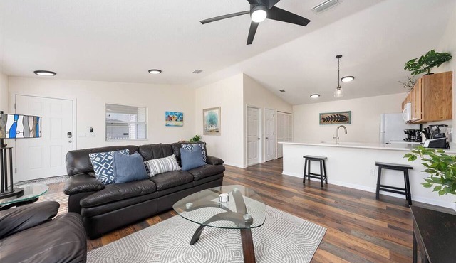 The Villages Villa Between Brownwood and Lake Sumter with Golf Cart