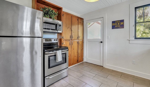 Thunderbolt Bungalow on Quiet Street Steps to Waterfront by Lucky Savannah