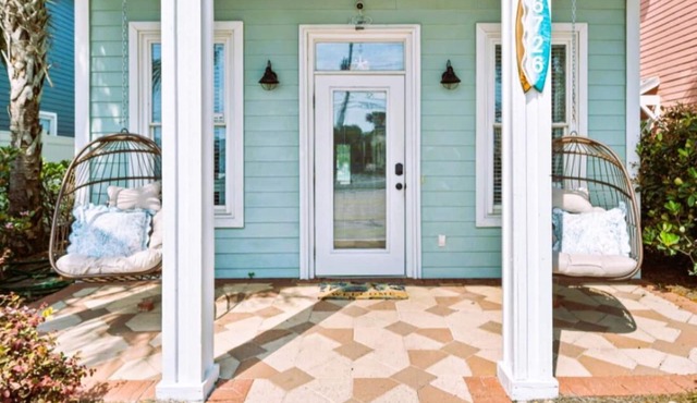 Tidepool Manor - Newly Remodeled -Walk to Beach -Private Heated Pool - Sleeps 15