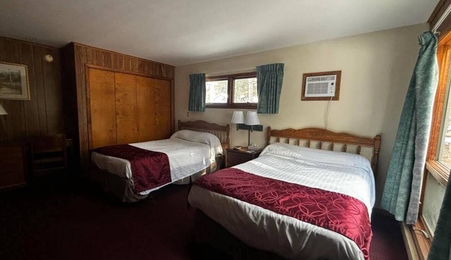 Tranquil 1-bedroom hotel room in charming Hamilton - #323 Taylor