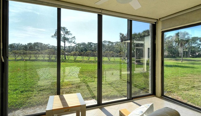 Tranquil 2bed/2bath condo Golf Course Front in the Meadows