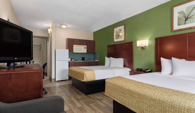 Travelodge Suites by Wyndham Lake Okeechobee