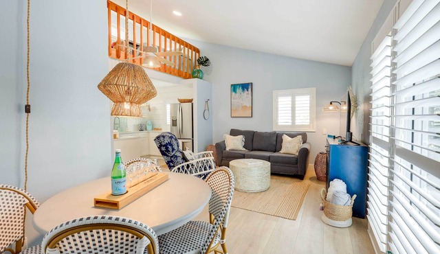 Tropical Cottage < 2 Mi to Hobe Sound Beach!