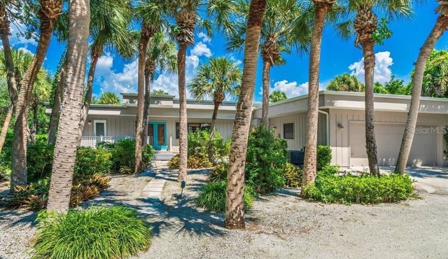 Tropical Oasis Estate on Casey Key - Large Pool, Private Dock, Steps to Beach