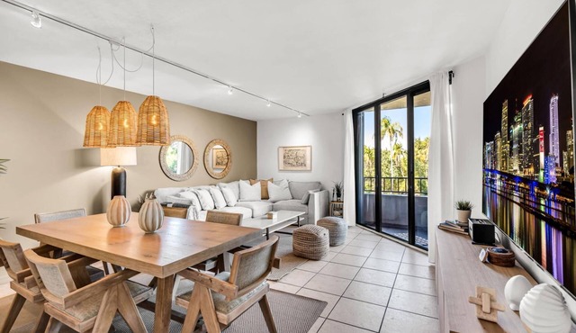 Tropical Retreat with Beach & Resort Amenities