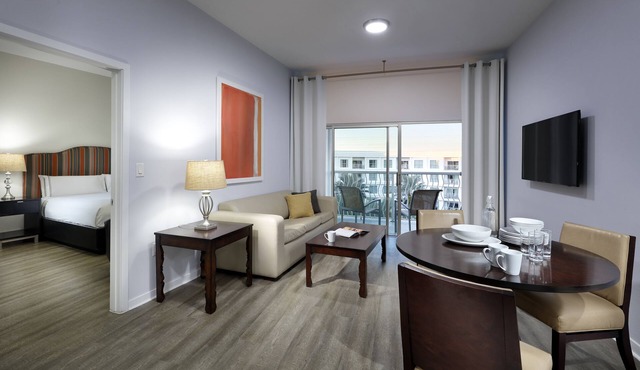 Two-Bedroom Apt. near Disney