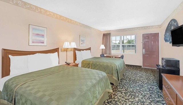 Two Queen Bed Unit | Pets Allowed, Seasonal Outdoor Pool & Parking