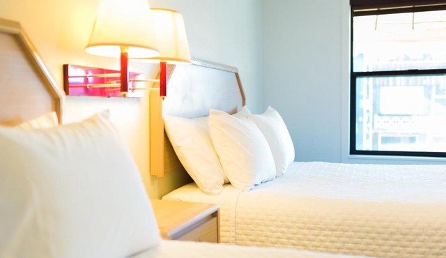 Two Sunsets Hotel