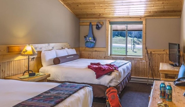 Unbelievable Find! 2 Accommodations ,Just Minutes away from Exciting Attraction!