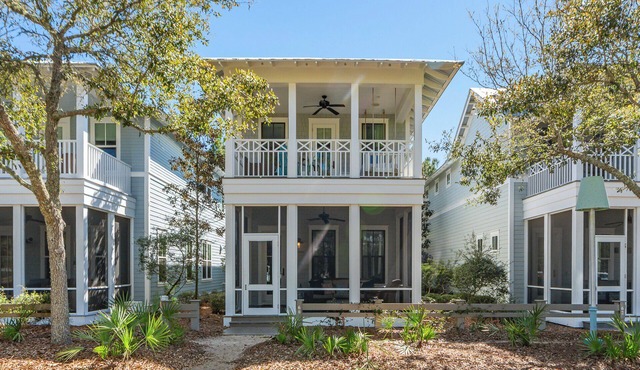 Upscale Watercolor Home + Golf Cart, Bikes & Pools