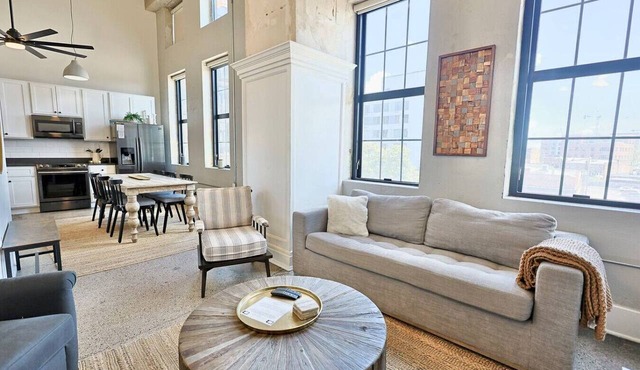 Urban Retreat w/Downtown Views