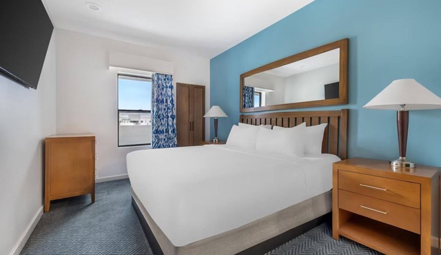 Vegas Getaway With Resort Pool Near Allegiant Stadium
