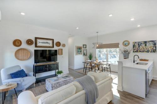 Village on The Bluff: Cotton Bleu by Lucky Savannah