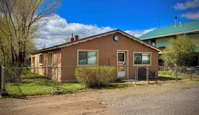Vintage-Modern Adobe Escape 2 Bedroom 1 Bath