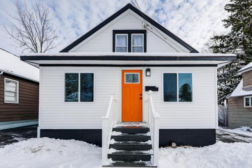 Walkable & Modern! Syracuse Home Near Campus