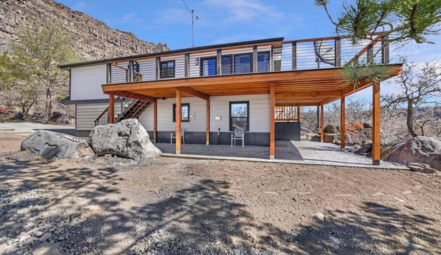 Warm Creek Bungalow, RIVER VIEWS