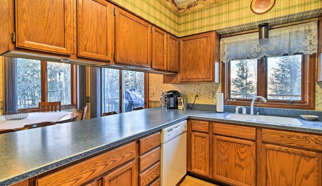 Wasilla Home on Memory Lake w/ Mountain Views!