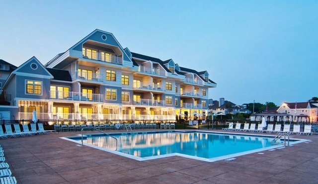 Water's Edge Resort and spa w indoor and outdoor pool and beach. Condo Sleeps 6