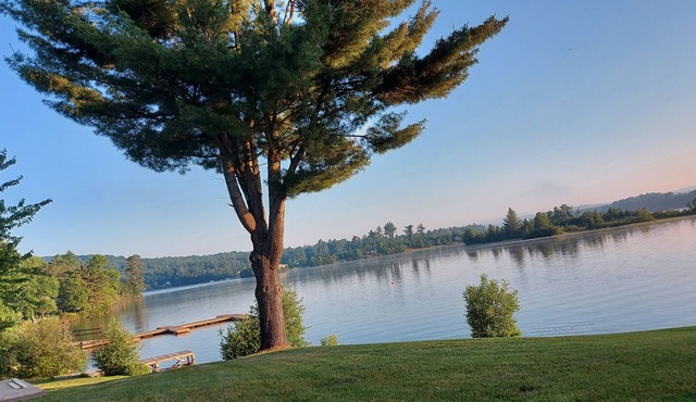 WaterFront 2 Bdrm, 2 Bath Cottage Suite with Beach, Dock, Firepit, BBQ, Deck
