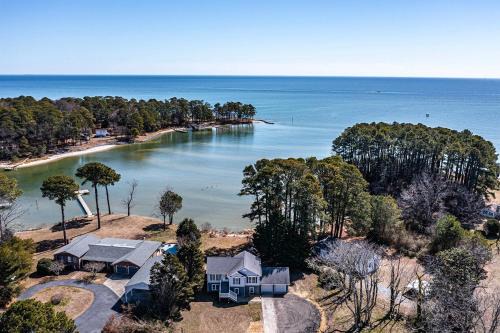 Waterfront Gem w/Deck & Views on Chesapeake Bay!