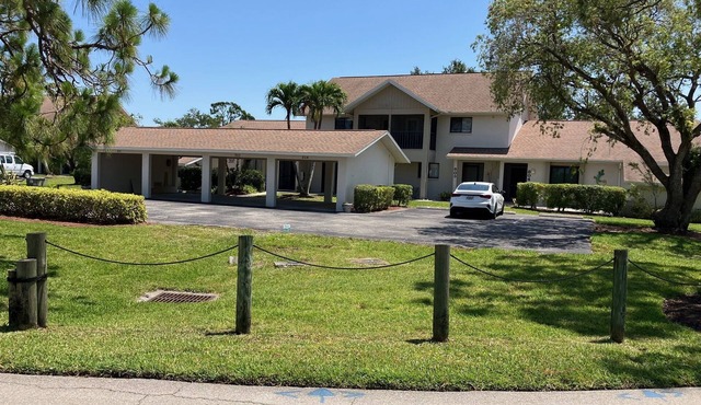 Waterfront Gulf Access Dock right off the Caloosahatchee River abundant wildlife