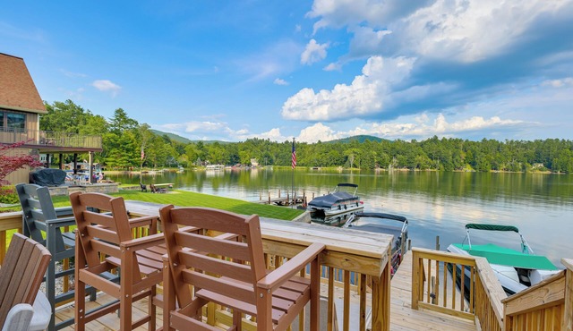 Waterfront Haven w/custom bi-level lakefront deck