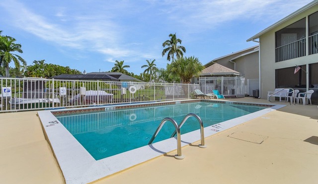 Waterfront Living, Stunning Sunsets, Community Pool - Condo Amber Sunset - Roelens