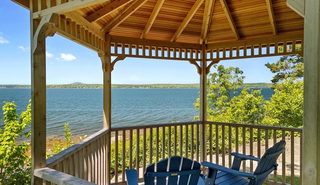 Waterfront Oasis - Charming home with stunning bay views, sunroom, gazebo, deck