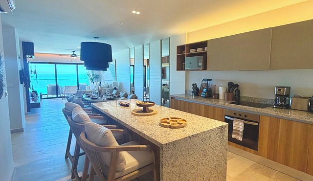 Waterfront penthouse in Yucalpetén Resort Marina