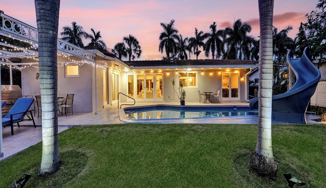Waterfront Serenity. Pool & BBQ. Koi Pond