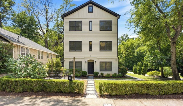 West Midtown 2/2 (2nd Floor): Free parking