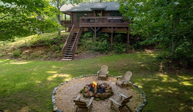 Whippoorwill Lake-Fire Pit - Covered Porch - Gas Grill
